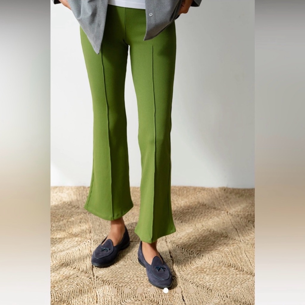 Donni. Olive Green Cropped Flare Pants